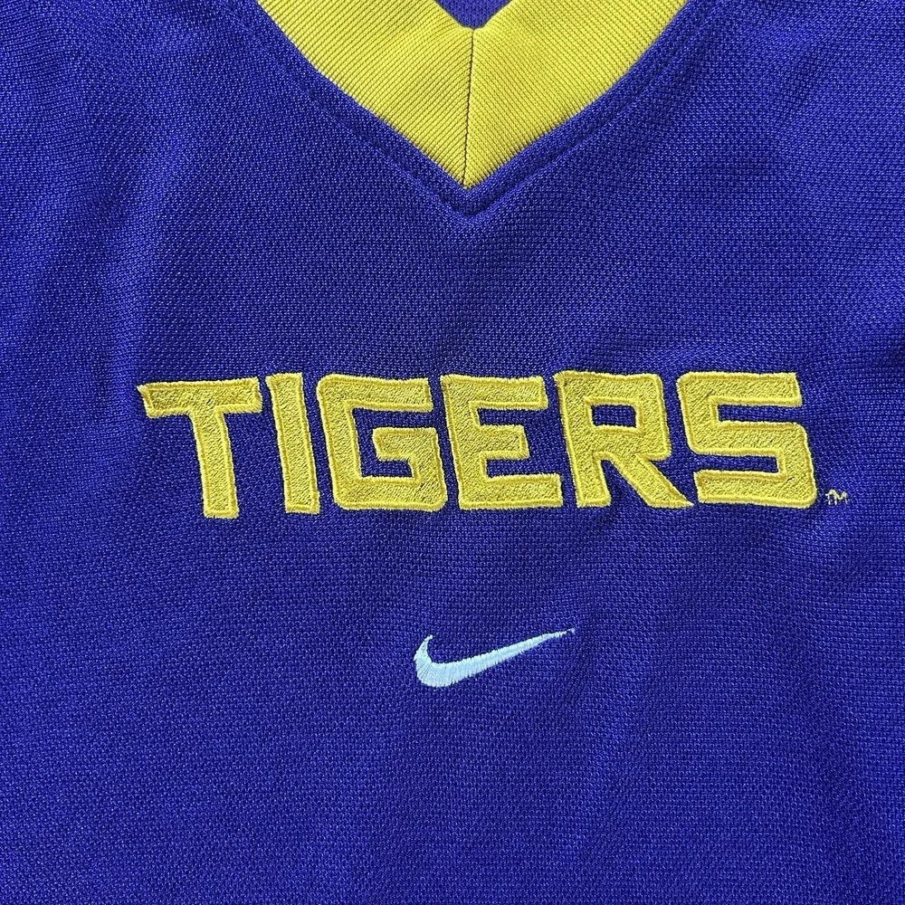 VTG Team Nike Large LSU Tigers Dri Fit Warm Up Shirt Purple Yellow Colorblock